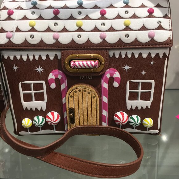 Betsey Johnson Kitsch Gingerbread House LED's Light Up Medium Crossbody Bag NWT - Picture 3 of 14